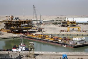 ساخت سکوهای فاز ۱۹ و ۲۱ با استفاده از نیروهای داخلی