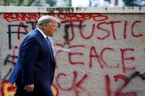 ۳ نگرانی بزرگ ترامپ در مورد پیامدهای تجاوز به تاسیسات هسته ای ایران