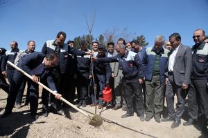 برگزاری مراسم روز درختکاری در ذوب آهن اصفهان