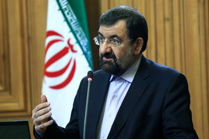 دولت موضوع فیش‌های حقوقی را زودتر حل کند