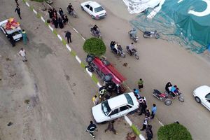 فعالیت تیم‌های امداد و نجات دریایی برای یافتن مفقودان طوفان دریایی در بندر دیر آغاز شد