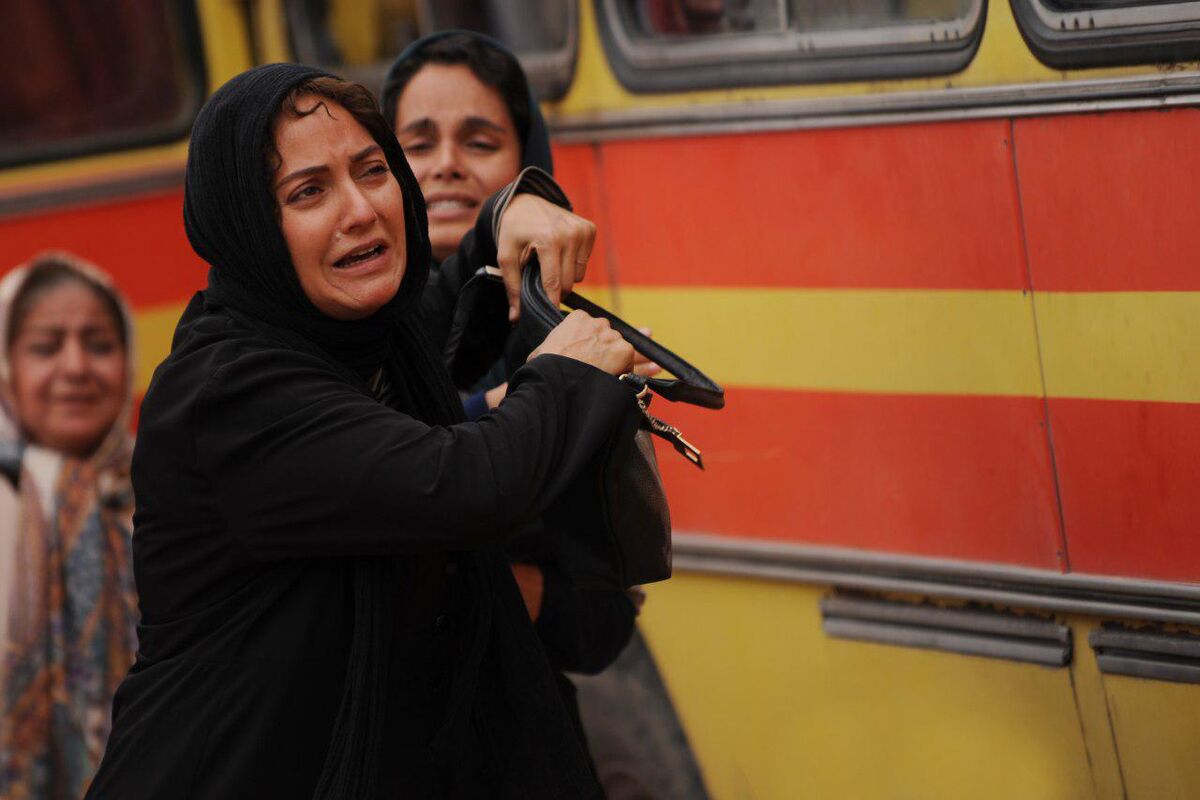 مهناز افشار در فیلم سینمایی قسم اثر محسن تنابنده
