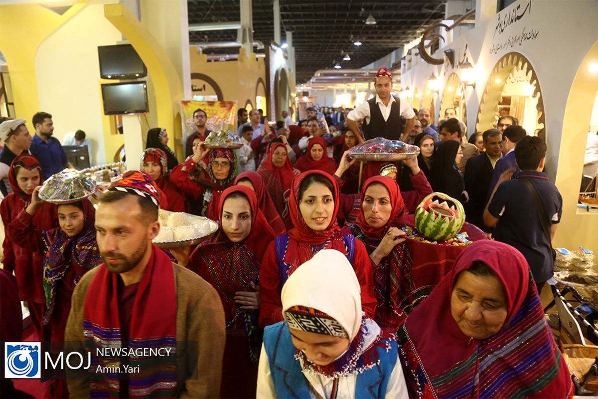 افتتاح چهارمین نمایشگاه توانمندی های روستاییان و عشایر