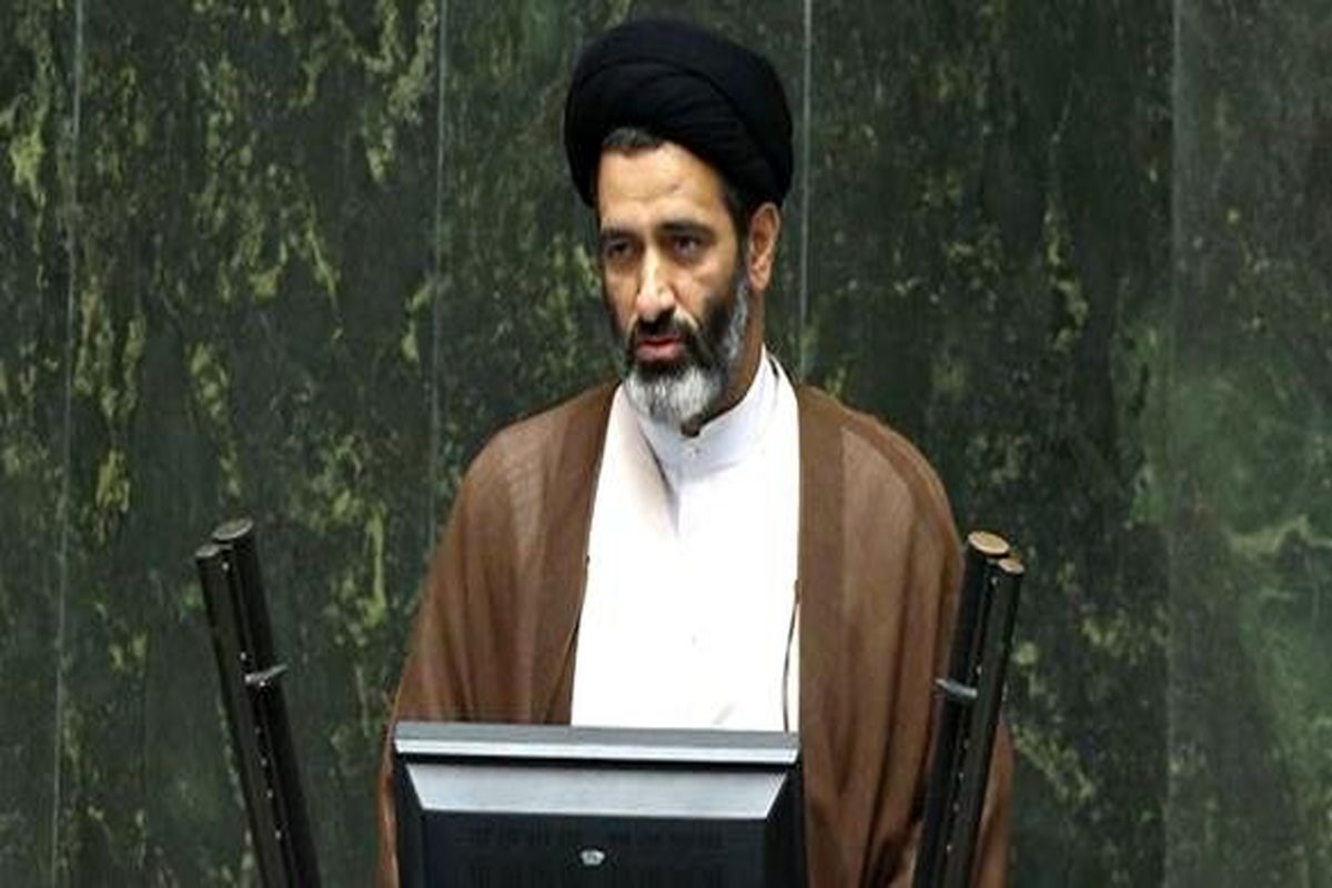 حسینی‌کیا در صحن مجلس