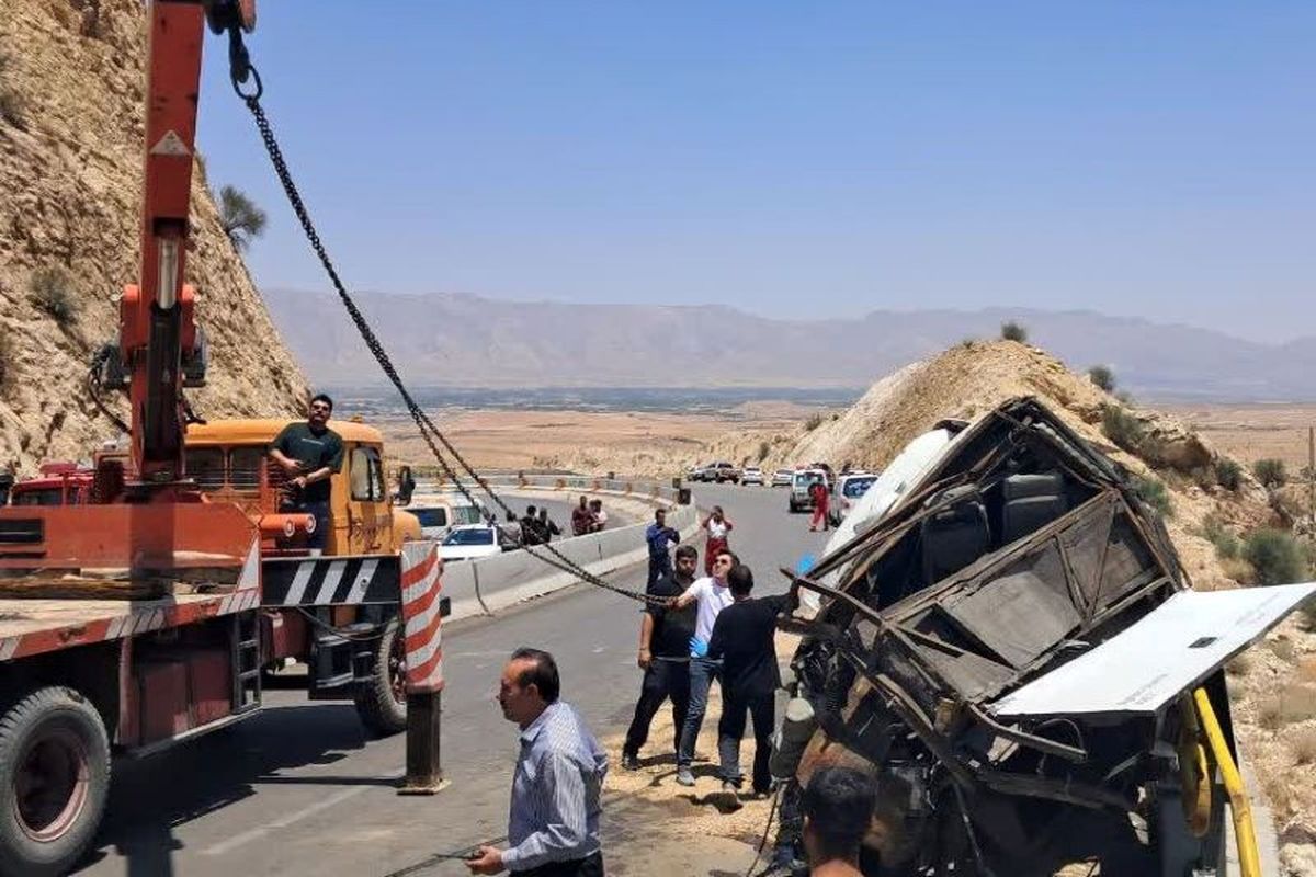 واژگونی اتوبوس 