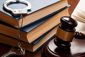 ماجرای فوت یک متهم در دادگاه چه بود؟