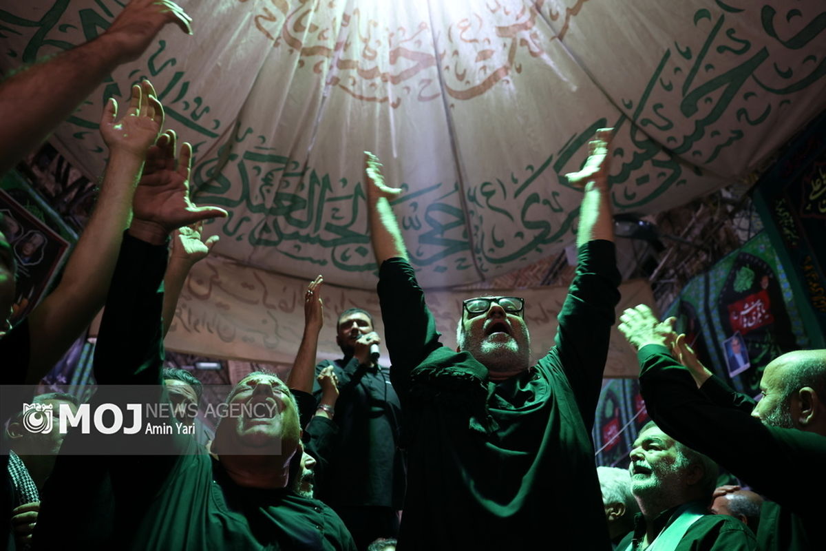 عزاداری ظهر تاسوعای حسینی در بازار بزرگ تهران