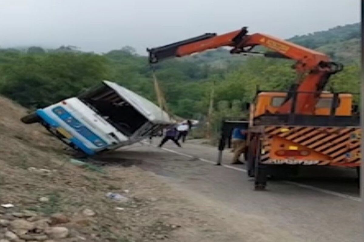 واژگونی مینی بوس در مازندران 