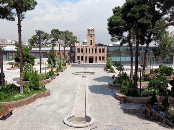 مدیر باغ موزه قصر استعفا داد
