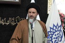 انحراف مسئولان گاهی از مطالبات ناصحیح مردم است
