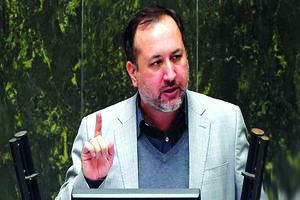روحانی در هشت سال، مشکلات را با گفتار درمانی اداره کرد نه با کاردرمانی