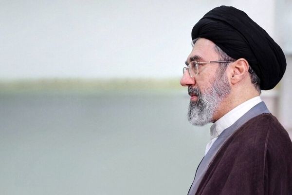 امسال زیارت اربعین با خاطره تشییع قائد عظیم‌الشّأن شهید درآمیخته است