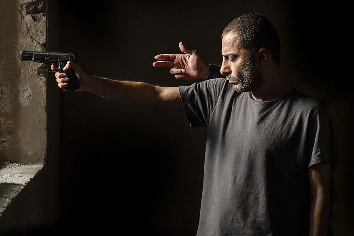 فیلم آنسوی دیوار