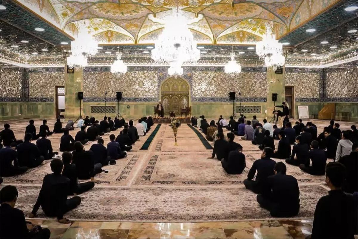 آموزش آداب خادمی