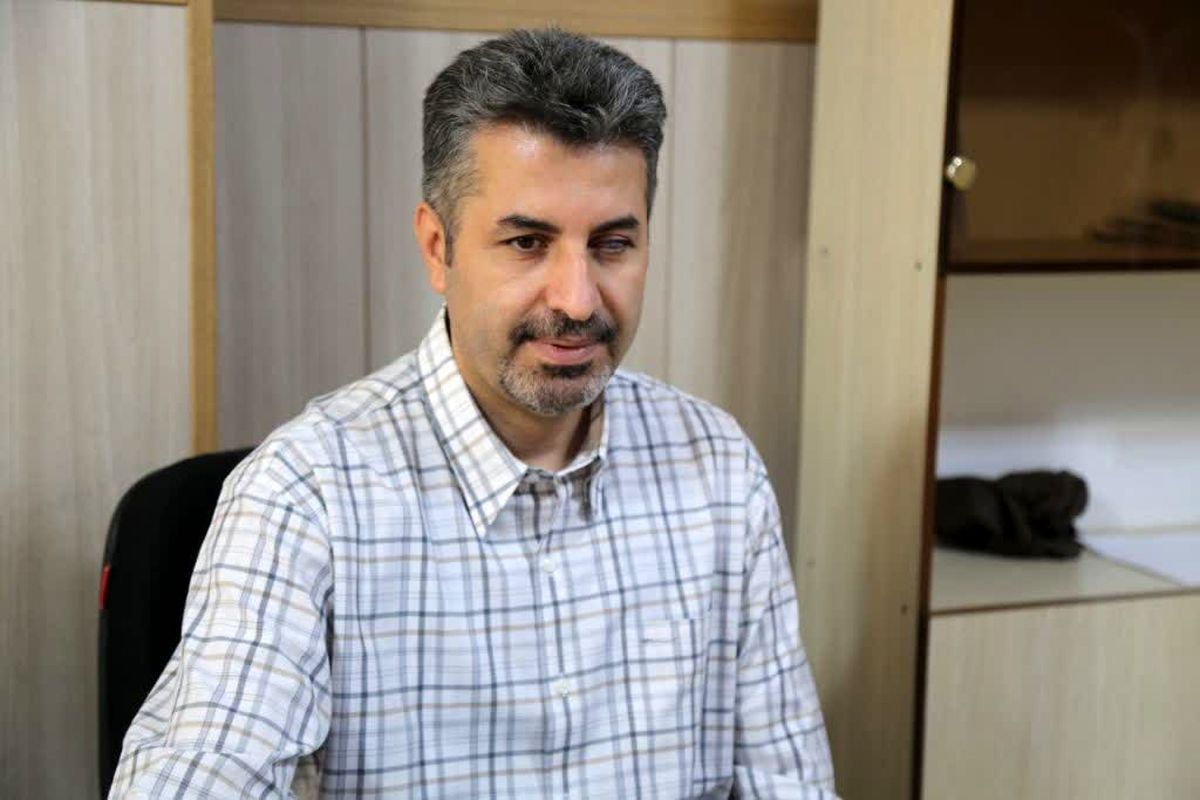 عباس خاکی