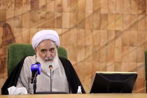 نسل آینده باید حقایق قبل از انقلاب را بدانند