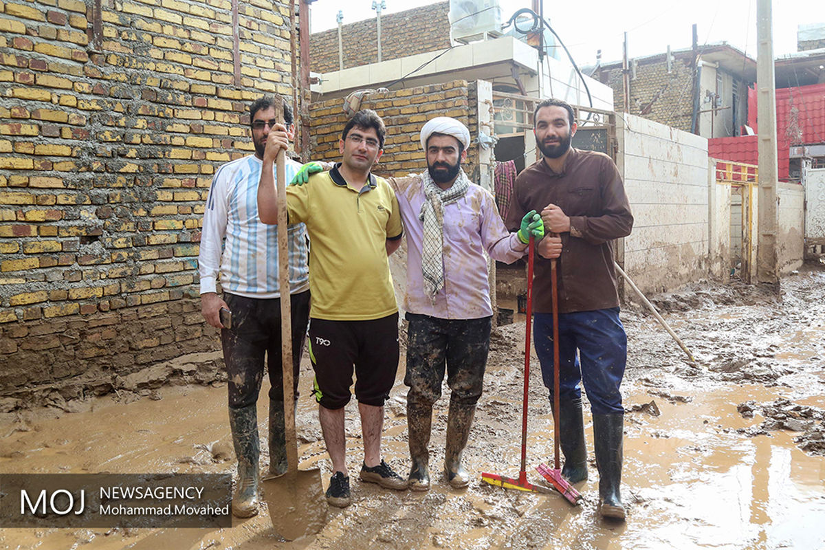 حضور جهادگران در مناطق سیل زده لرستان