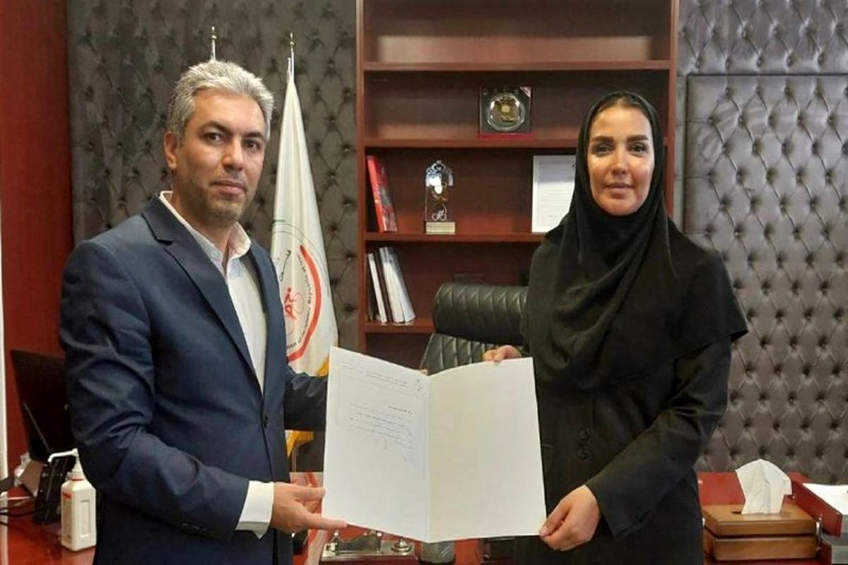 سوزان دولت آبادی مربی رسمی فدراسیون دوچرخه سواری