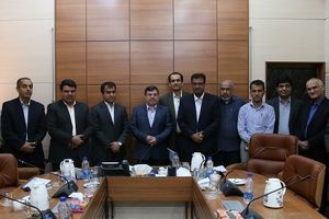 برای مناصب مختلف از نیروهای شایسته شیعه و سنی استفاده می کنیم