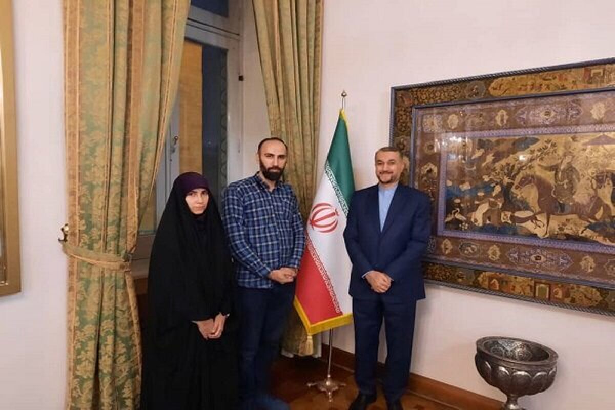 وزیر خارجه در دیدار با خانواده حمید نوری