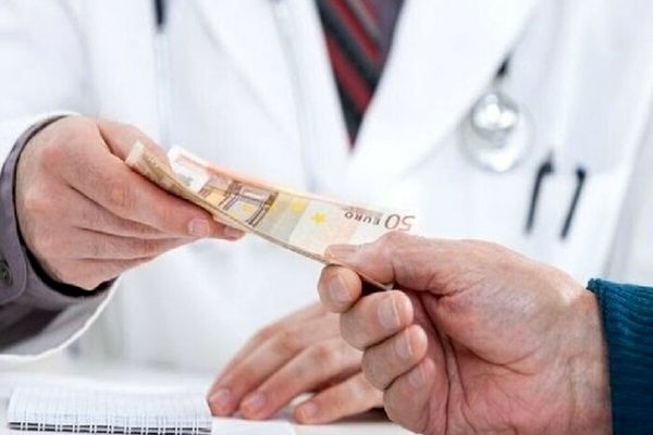 راهکار مسئله زیرمیزی پزشکان، فرهنگ سازی است/طرح مجلس برای برخورد با پزشکان خاطی نتیجه ای نخواهد داشت