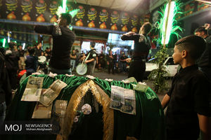 عزاداری شب تاسوعای حسینی در محله هنگام