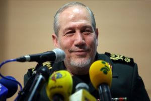 رحیم صفوی به سرلشکر باقری تبریک گفت