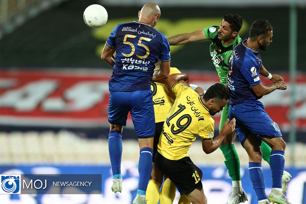  دیدار تیم‌ های فوتبال استقلال و سپاهان اصفهان