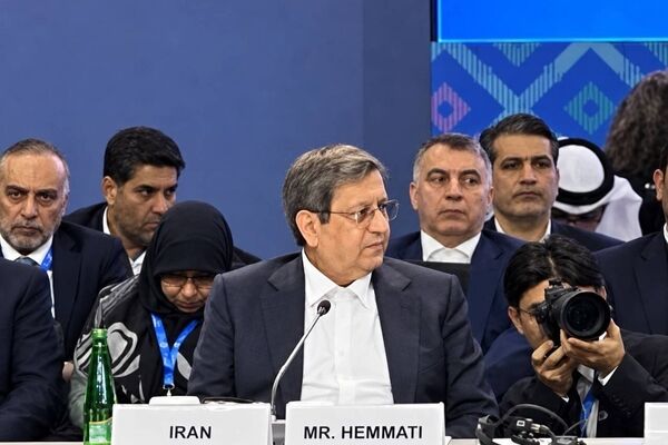 ادعای فروپاشی اقتصاد ایران توهمی بیش نیست