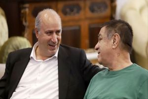  رئیس فدراسیون فوتبال با غلامحسین پیروانی دیدار کرد