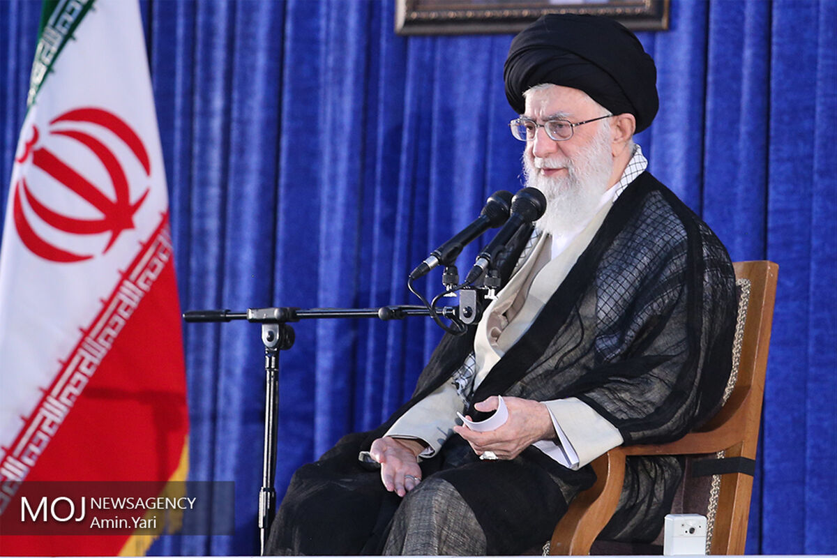 حضرت آیت‌الله خامنه‌ای رهبر معظم انقلاب