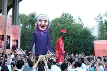 «آسمان آبی روبات‌ها» با عروسک غول‌پیکر اجرا می‌شود