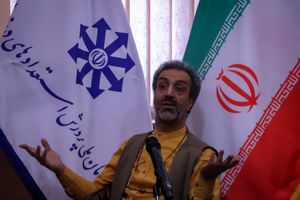 بخش عظیمی از تمرکز دانشگاه‌ها به انتقال داده‌ها و حفظیات معطوف شده‌ است