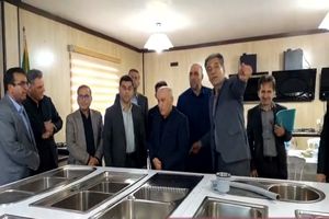 استاندار مازندران پای صحبت صنعتگران نکا نشست