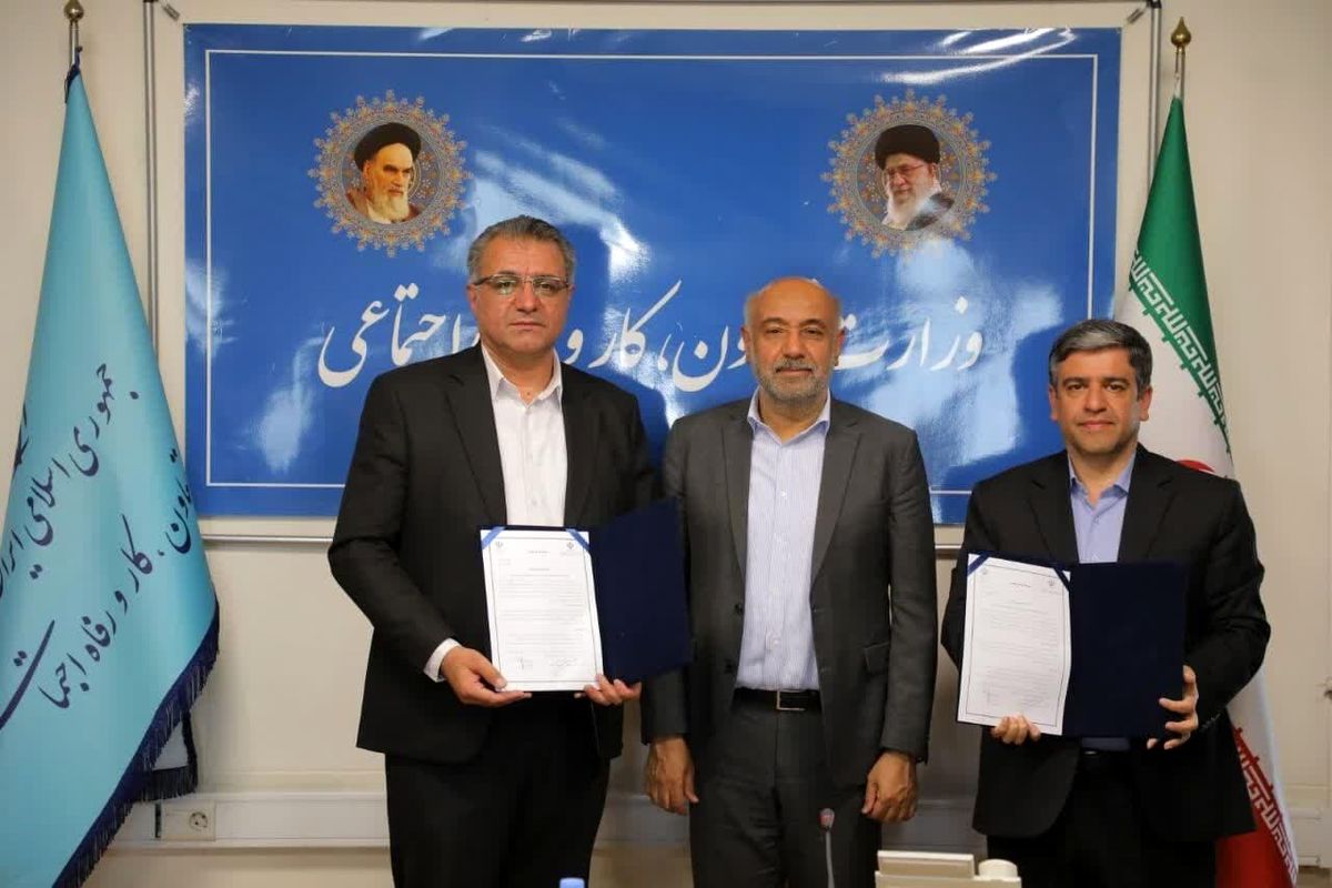 نشست امضای تفاهم نامه همکاری معاونت امور تعاون این وزارتخانه و استانداری اردبیل
