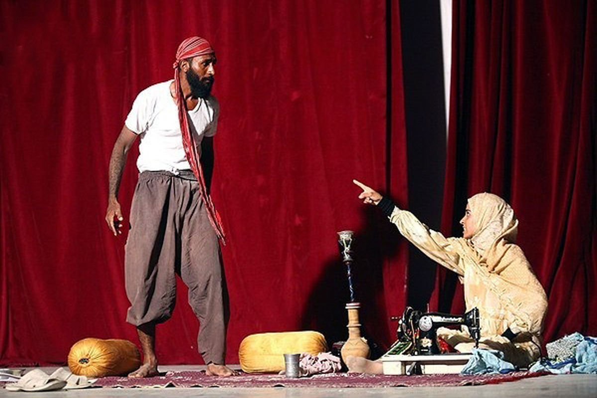 جشنواره تئاتر طنز ققنوس در میناب