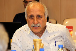 مخالفت با گزینه‌ای را مطرح نکرده‌ام