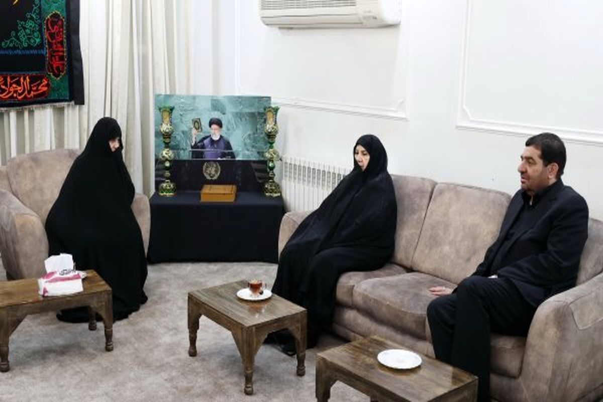 سرپرست ریاست جمهوری در دیدار با خانواده رئیس جمهور فقید