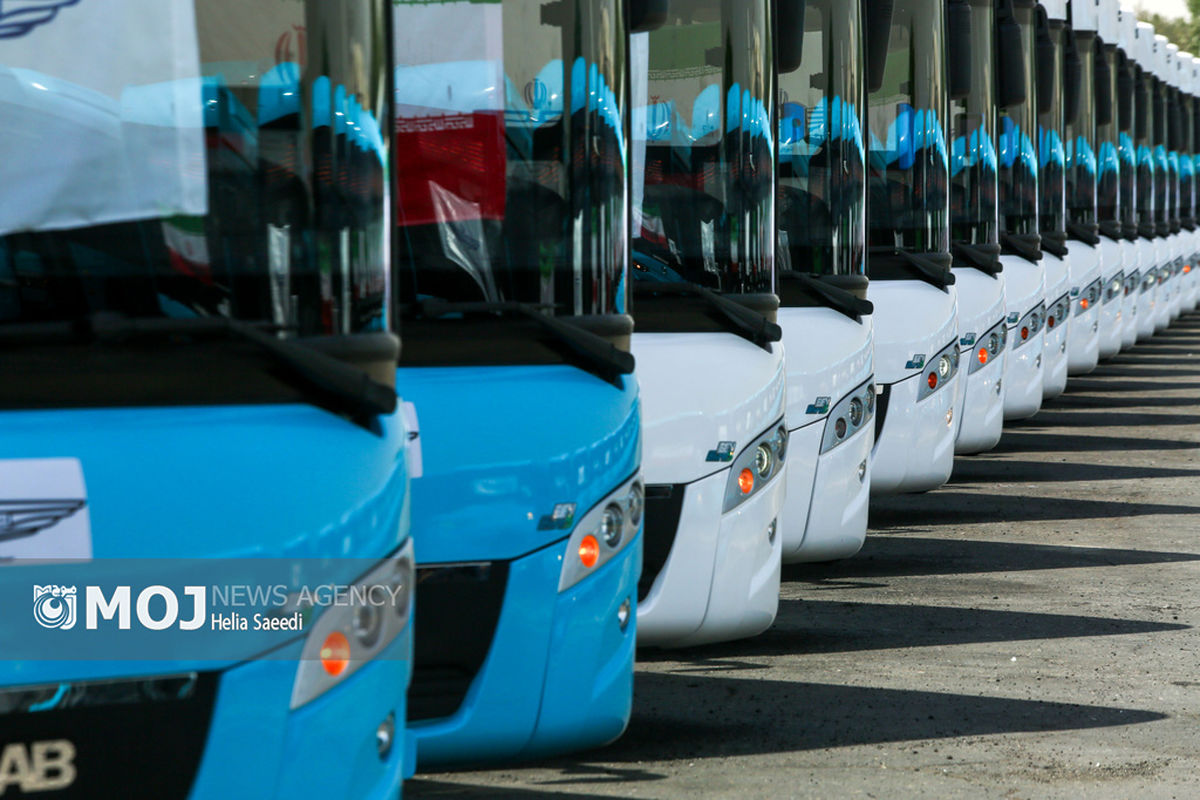 رونمایی از ۱۰۰ دستگاه اتوبوس ناوگان حمل و نقل عمومی شهر تهران
