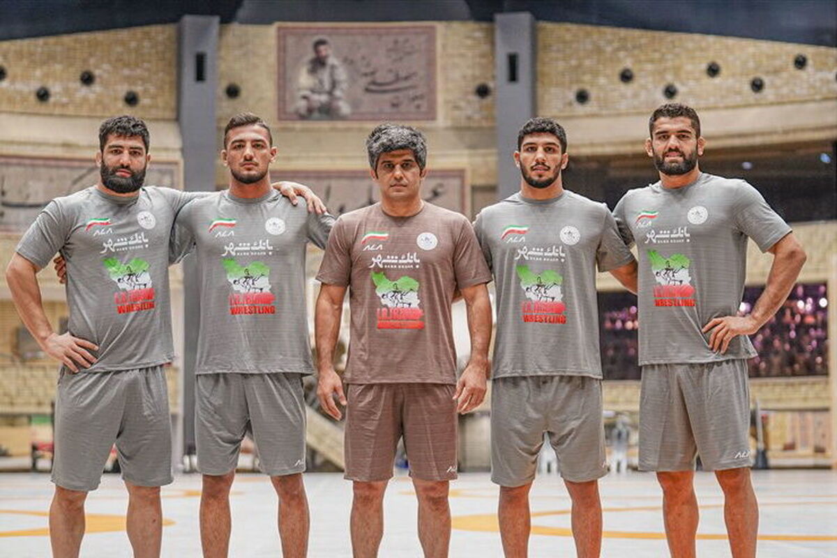 تیم منتخب کشتی آزاد ایران راهی کشور مجارستان شد