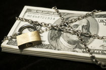 بازگشت تحریم های آمریکا علیه ایران فرصت خوبی برای کنار گذاشتن دلار است