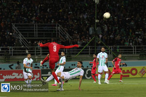 پخش زنده بازی فوتبال ذوب آهن و پرسپولیس از شبکه سه سیما