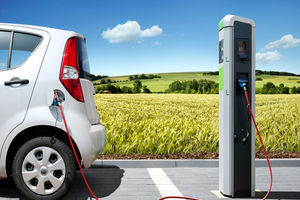 بکارگیری فناوری در صنعت خودرو در انتظار تصمیم متولیان / اجرای ماده 12 برای عرضه خودروهای پاک