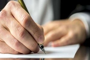 حکم نصب وزیر اقتصاد و دارایی برای مدیر کل امور اقتصاد و دارایی خوزستان