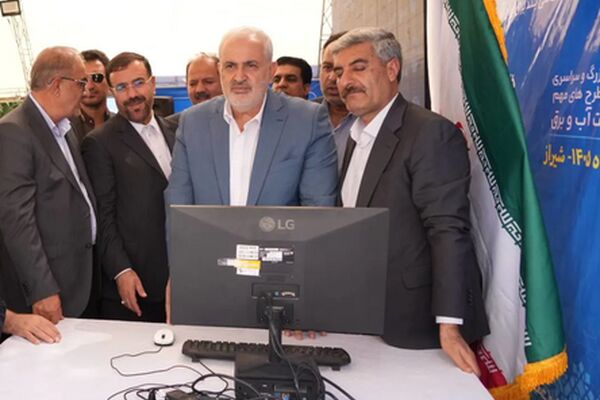 افتتاح فاز نخست رینگ انتقال آب غرب به جنوب شیراز با حضور وزیر نیرو