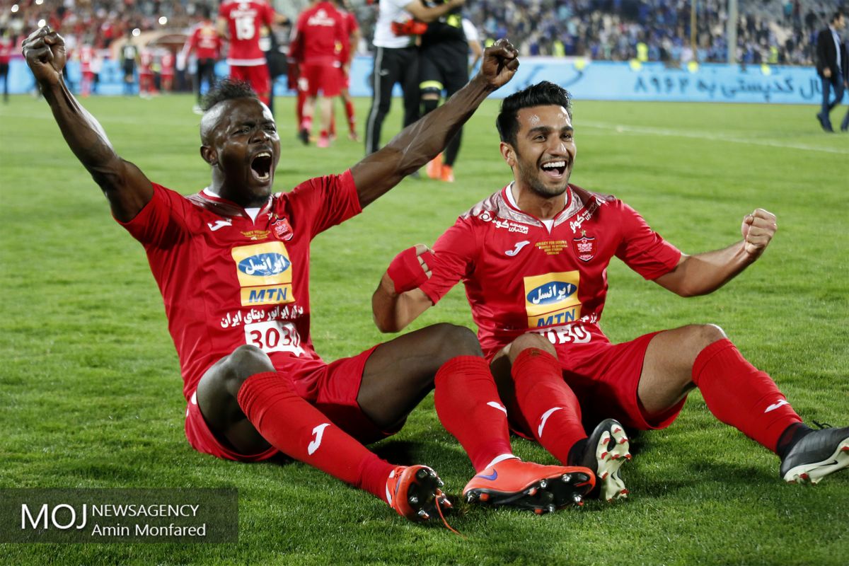 دیدار تیم های فوتبال استقلال و پرسپولیس