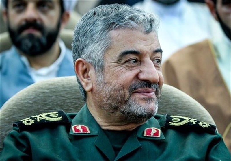 سرلشکر جعفری به فرمانده کل ارتش تبریک گفت