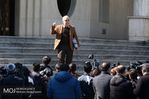 درآمدهای مالیاتی از همه اقشار بر اساس قانون اخذ می شود