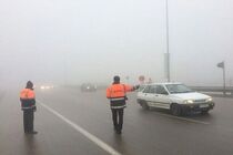مه غلیظ و لغزندگی جاده های خراسان رضوی در پی بارشهای اخیر