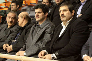 از خادم می خواهیم برگردد و در کنار کشتی کشور حضور داشته باشند